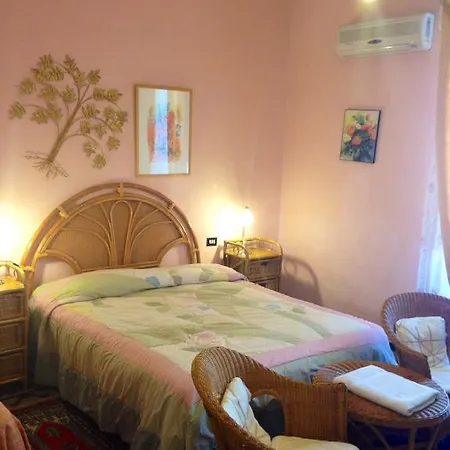 Oda ve Kahvaltı Casanoemi 1 4*