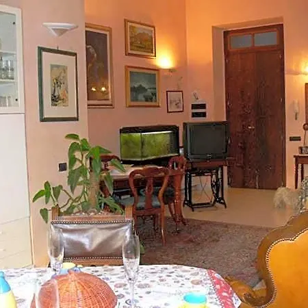 Casanoemi 1 Bed and Breakfast Κάλιαρι