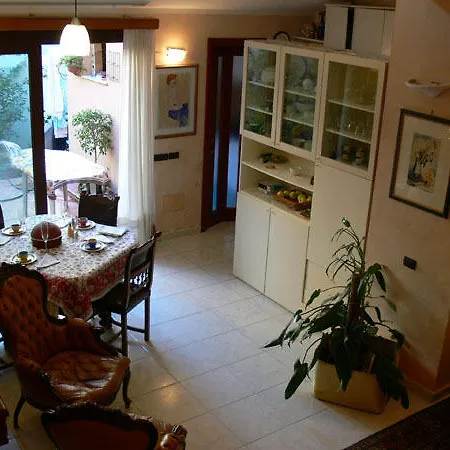 Bed & Breakfast Casanoemi 2